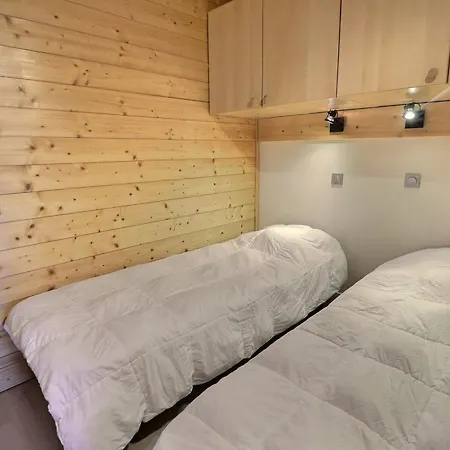 Appartement 2 Pièces Aux Pieds, Balcon, Animaux Admis - Fr-1-182-195